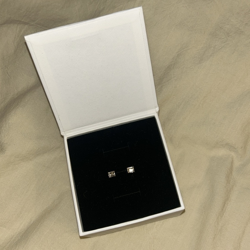 Merjuri Gold Earrings